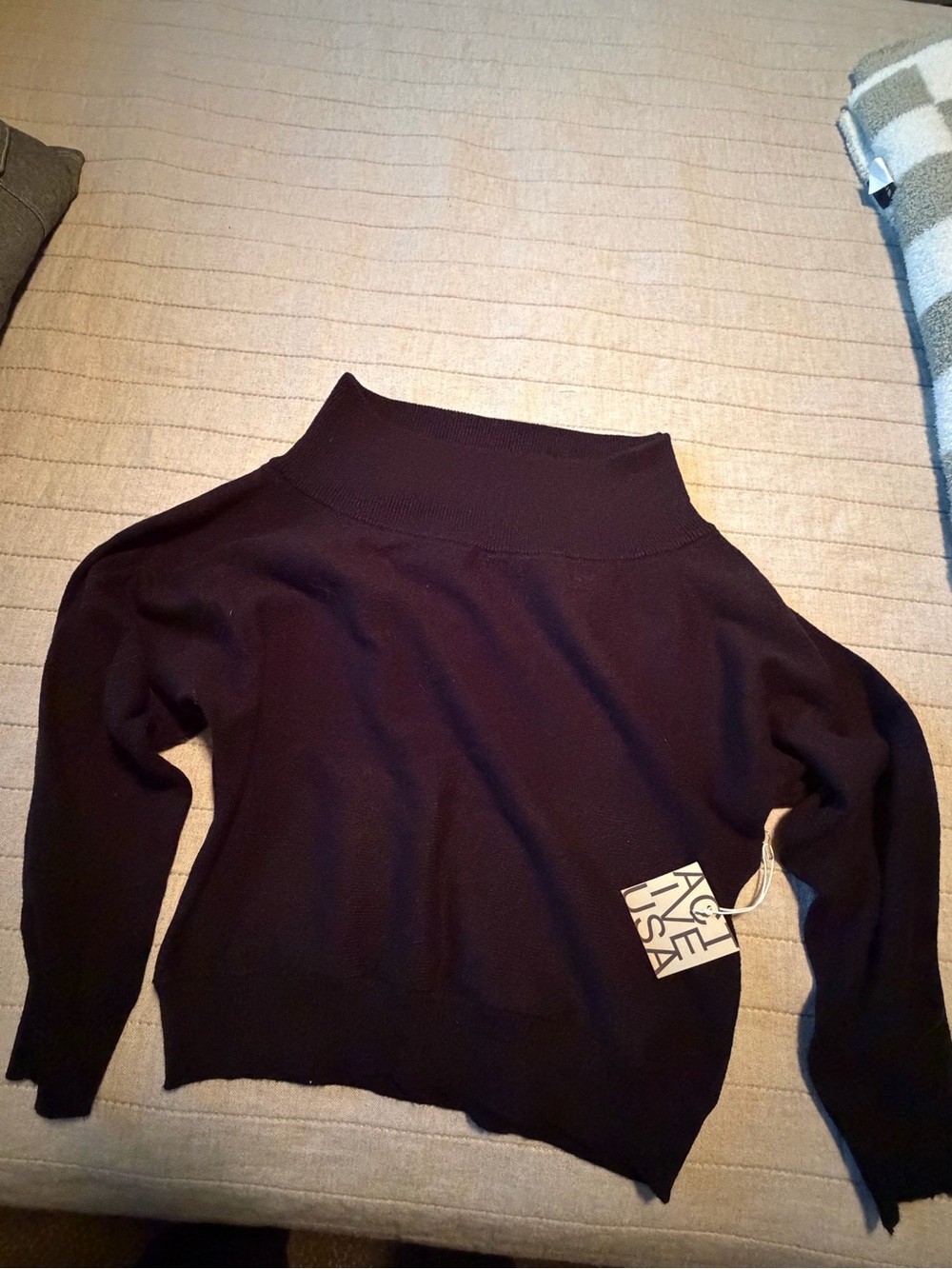 Active USA Off-the-Shoulder Sweater - Deep Black